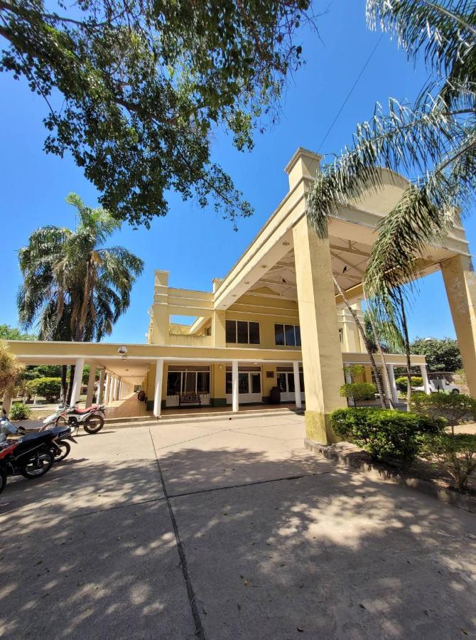 Hotel Portico Norte Tartagal Exterior photo